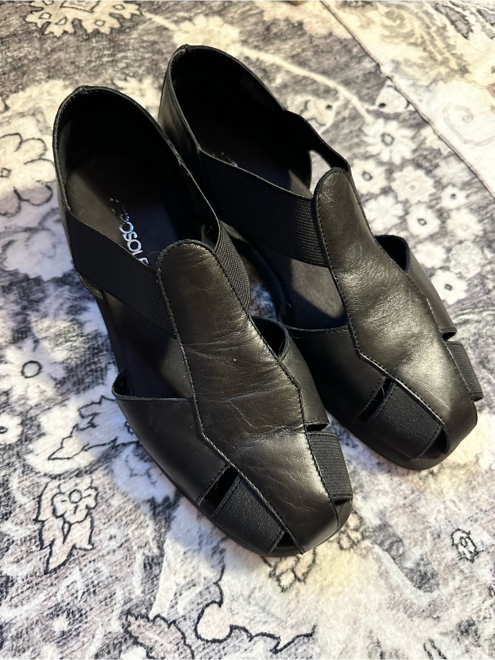 AEROSOLES Black Leather Slip-On Flats with Elastic Panels
